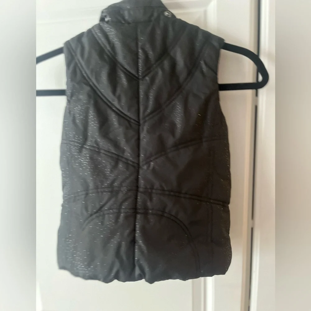 Kids coats and jackets   Girls puffer vest size 5-6  by the Place